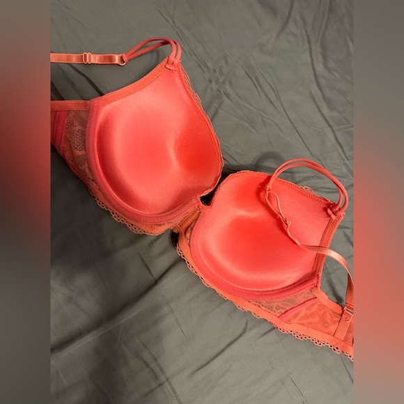 Brassière George - Picture 2 of 3